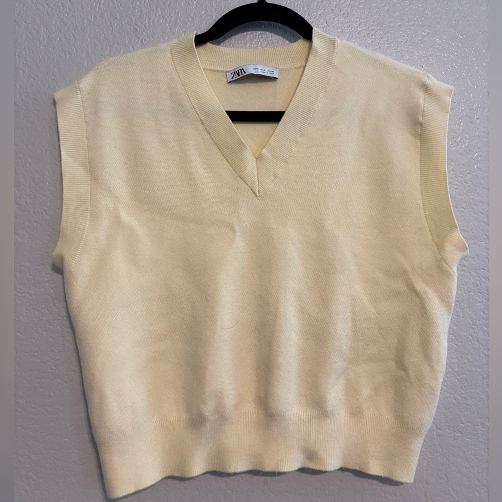 ZARA Light Yellow Knit Sweater Vest size Small